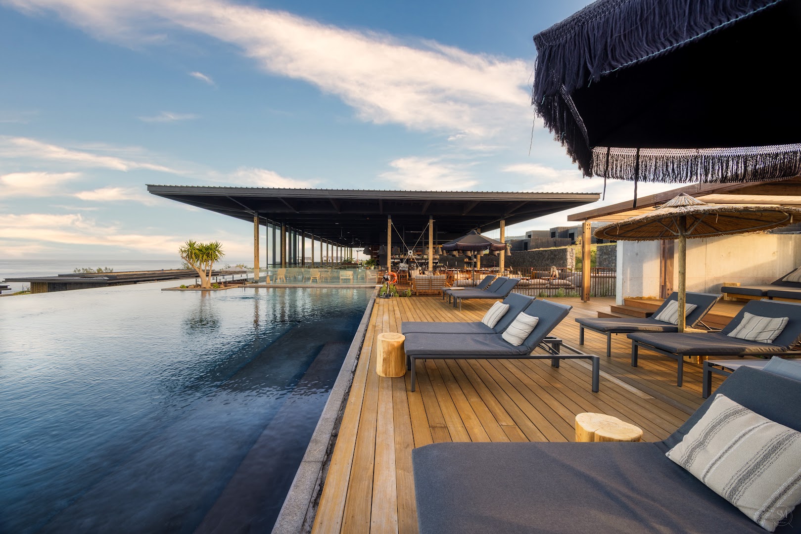 Wood Hotel & Spa