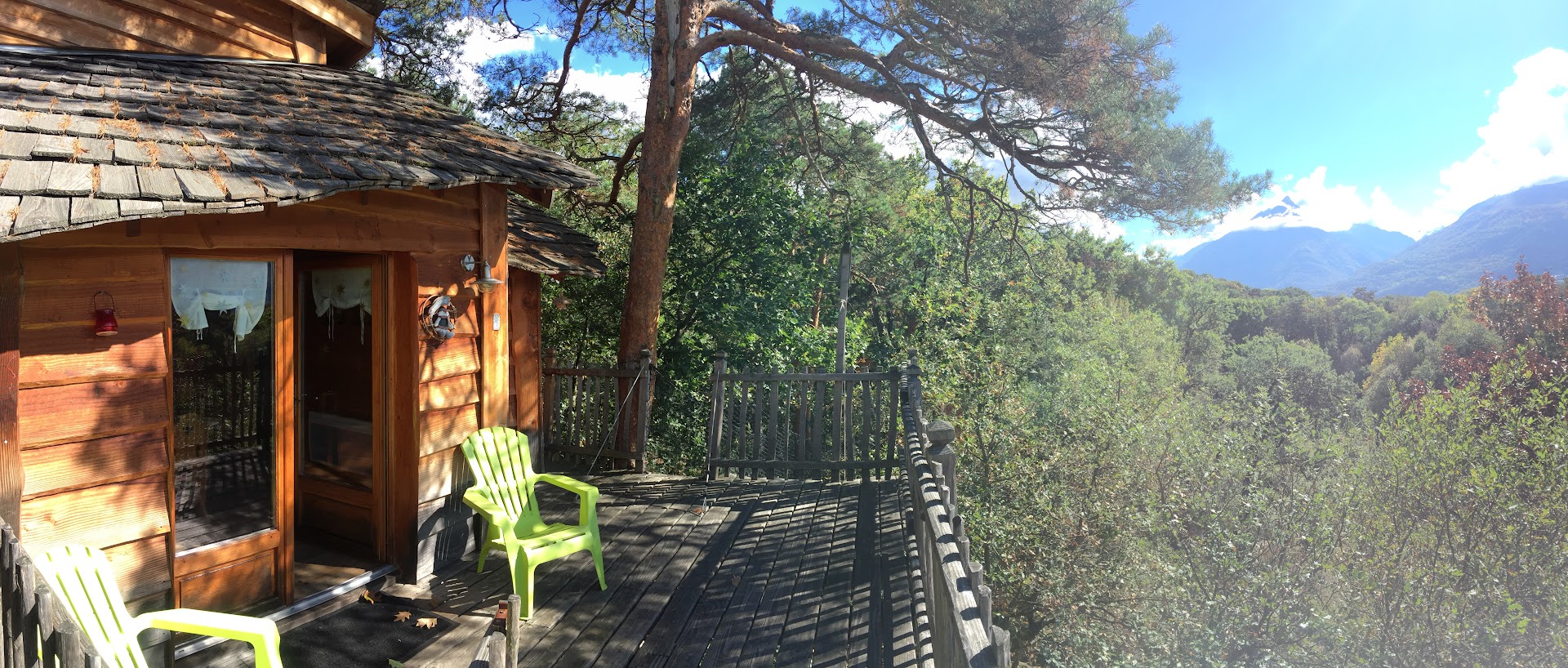 Cabanes Perchees des Pyrenees
