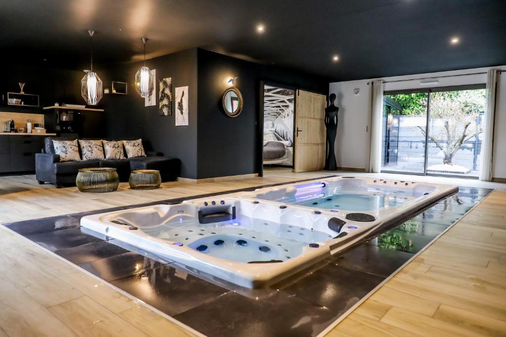 Au Domaine des Anges - Gites avec spa & jacuzzi a Bain-de-Bretagne