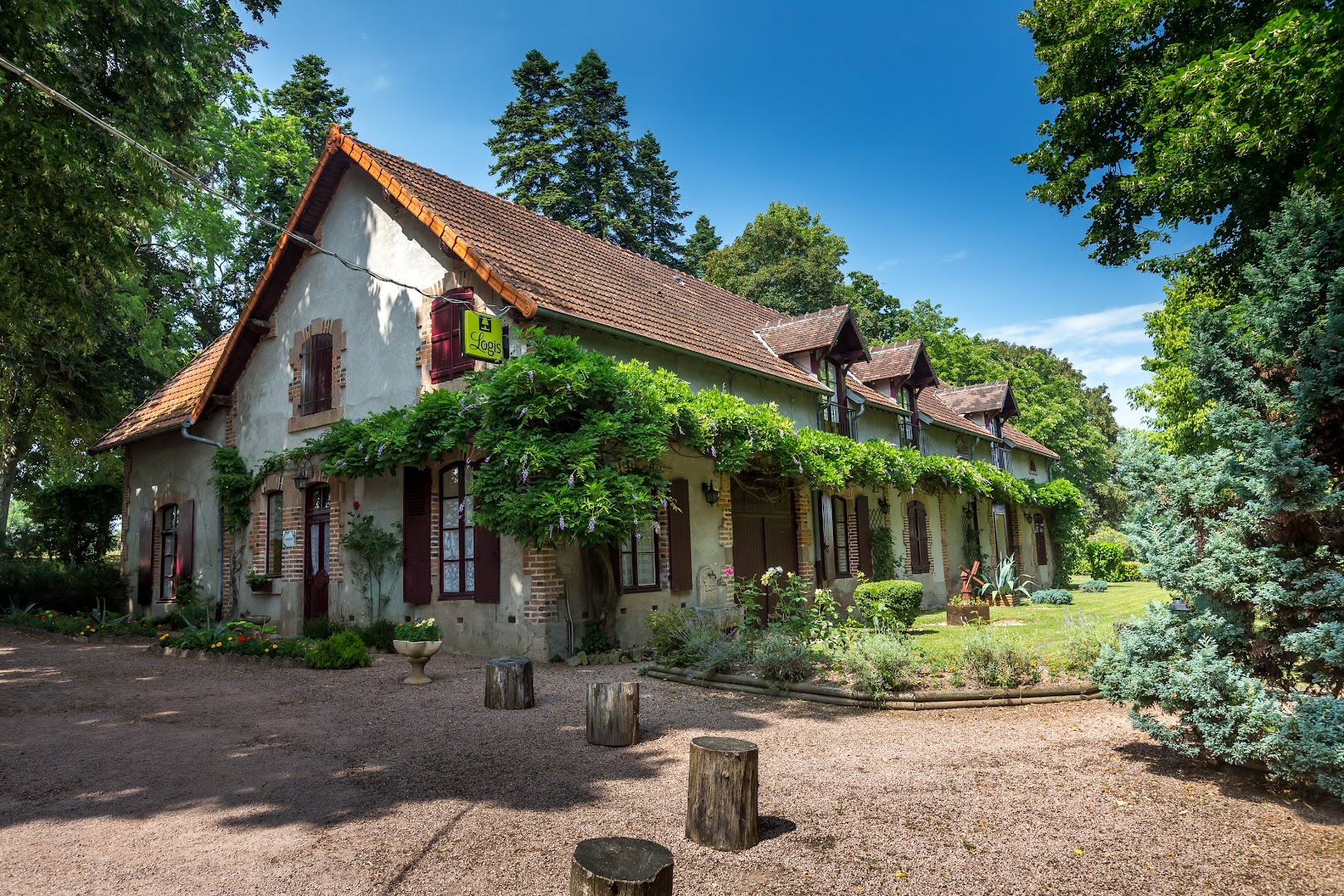 Hotel - Restaurant Le Chalet Montegut - Moulins