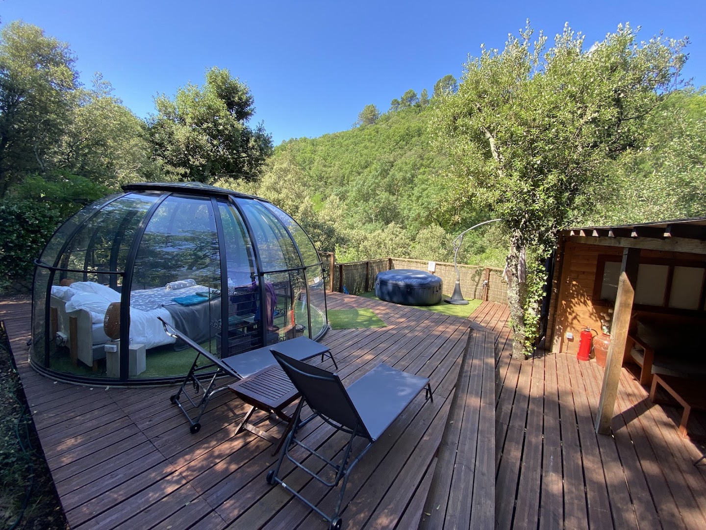 Cabanes et Bulles hebergements insolites romantiques, jaccuzi privatif,Cevennes,Gard, Occitanie