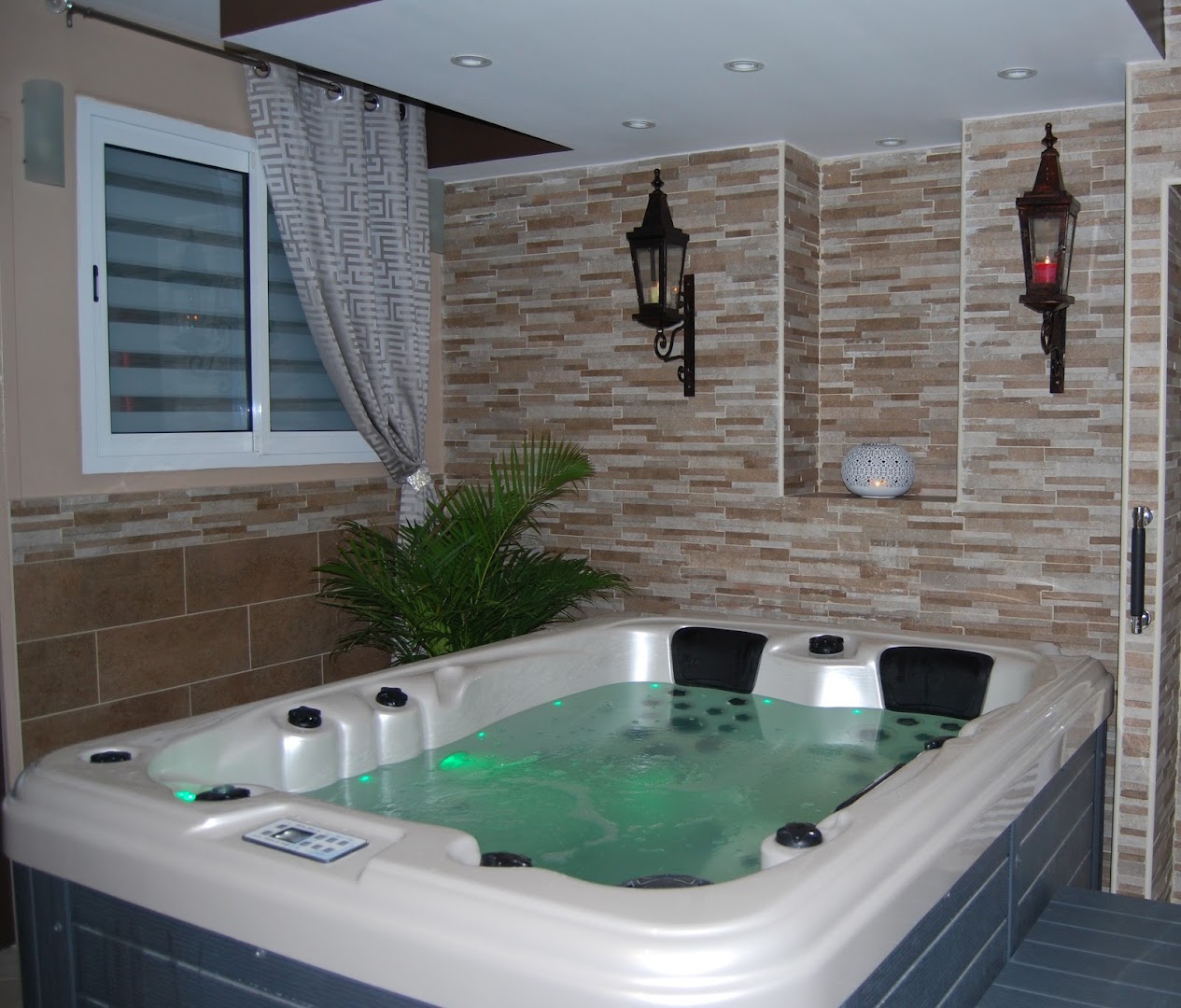 Suite privatif Douai Dolce Vita : Love room avec spa Hauts de France, nuit en amoureux, suite romantique, Gite dans le Nord