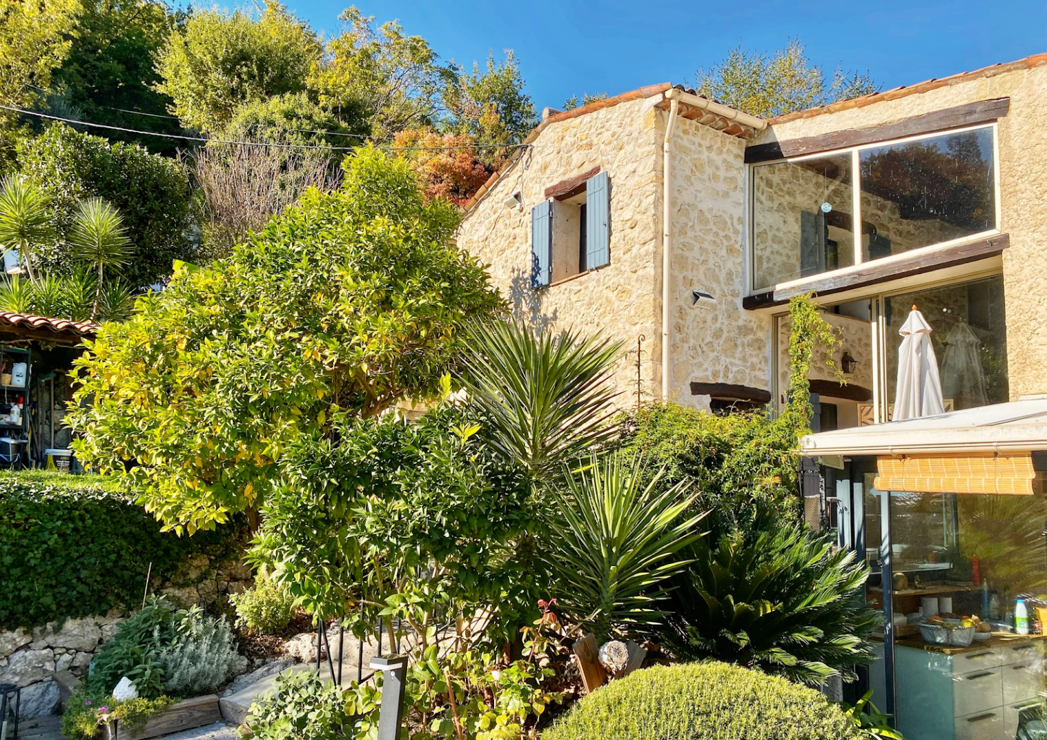 Domaine Les Deux Roches - Pour des vacances entre mer et montagne sur la Cote d'Azur