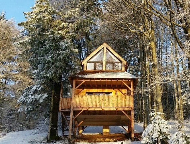 Les Cabanes de Belfahy:Hebergement insolite perchees weekend romantique sejour spa privatif(Vosges)