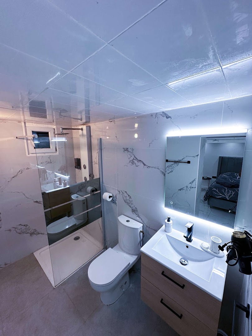 White Room / Suite Romantique Avec jacuzzi