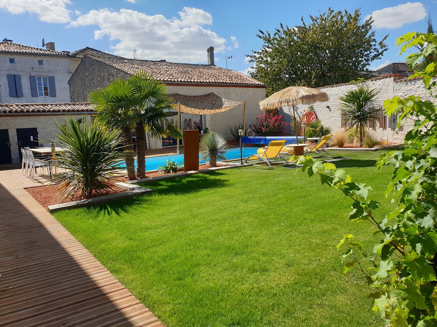 Gite: "On neuvicq'une fois" Gites piscine & Spa