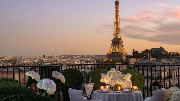 Four Seasons Hotel George V, Paris