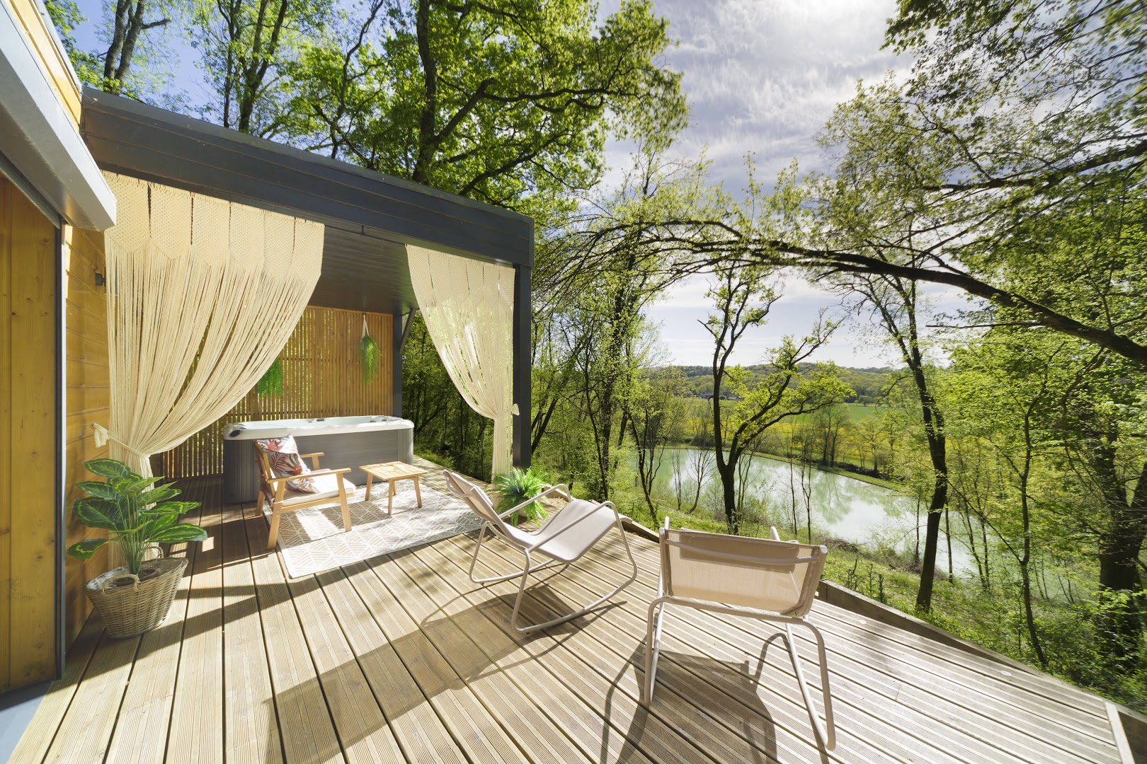Les Cabanes du Lac - Hebergement insolite avec spa privatif (Bearn)
