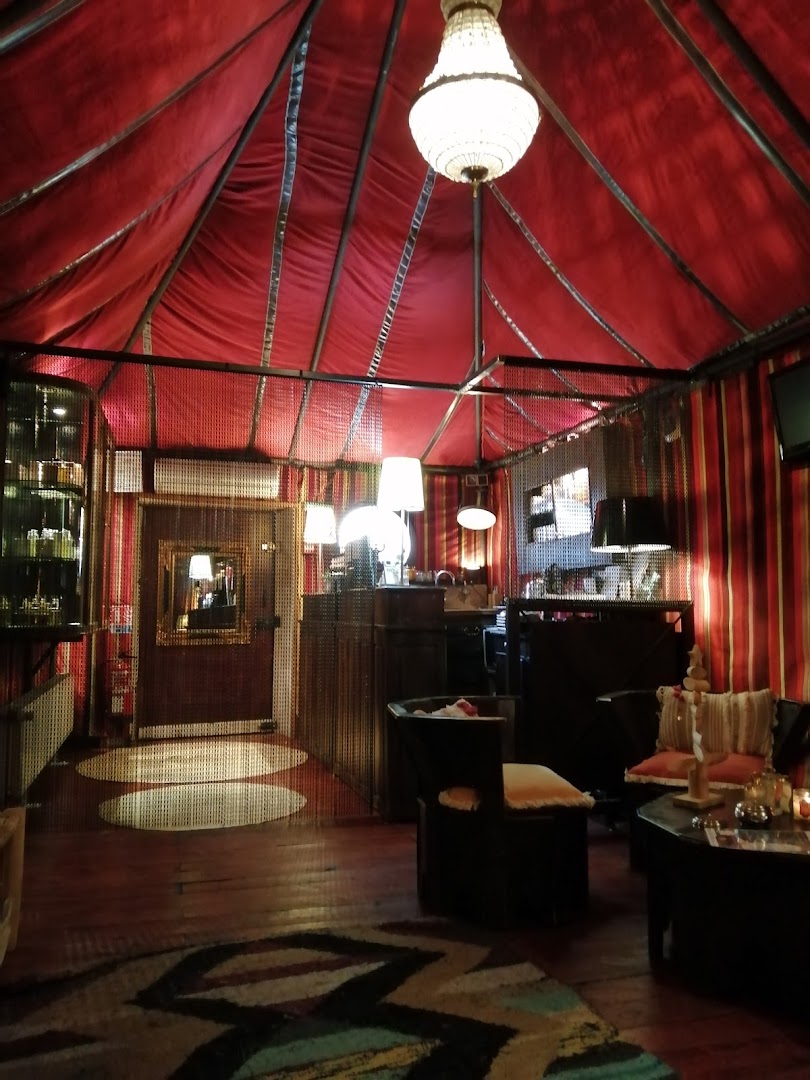LE BOUDOIR