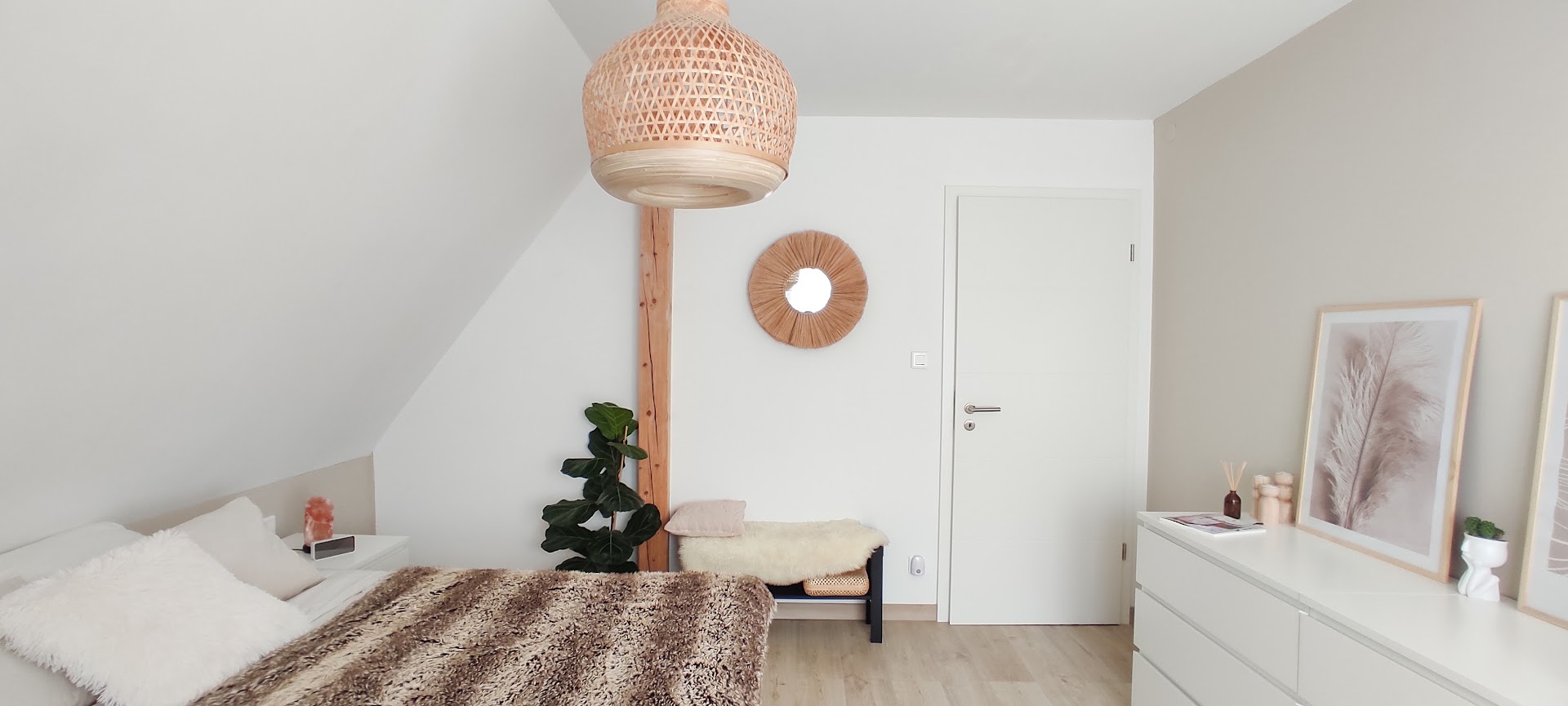 Cocoon Bed and breakfast ( Private Bedroom ) with jacuzzi, shared bathroom, kitchen, ...