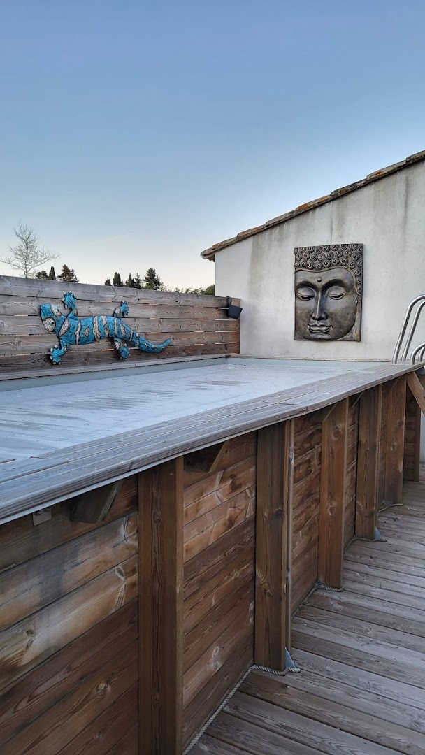 L'Olive Sacree suite romantique spa&sauna Cabannes Provence-Alpes-Cote d'Azur