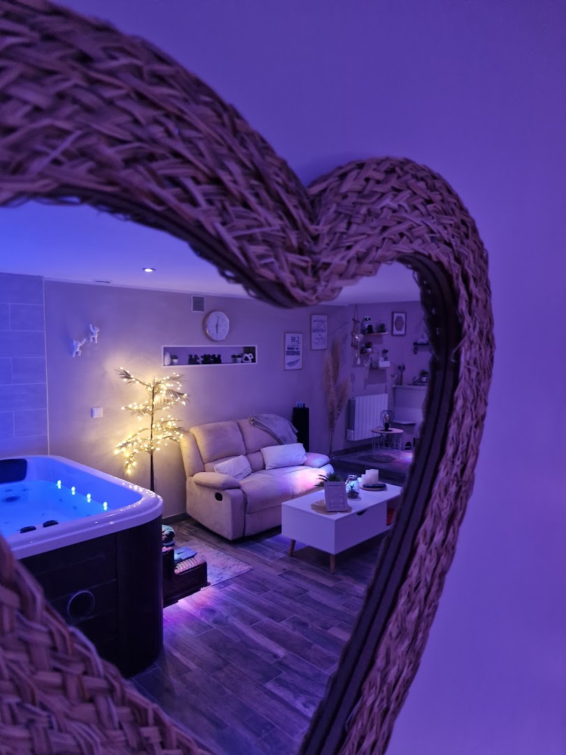 Spa Au plaisir des bulles suite romantique avec jacuzzi prive