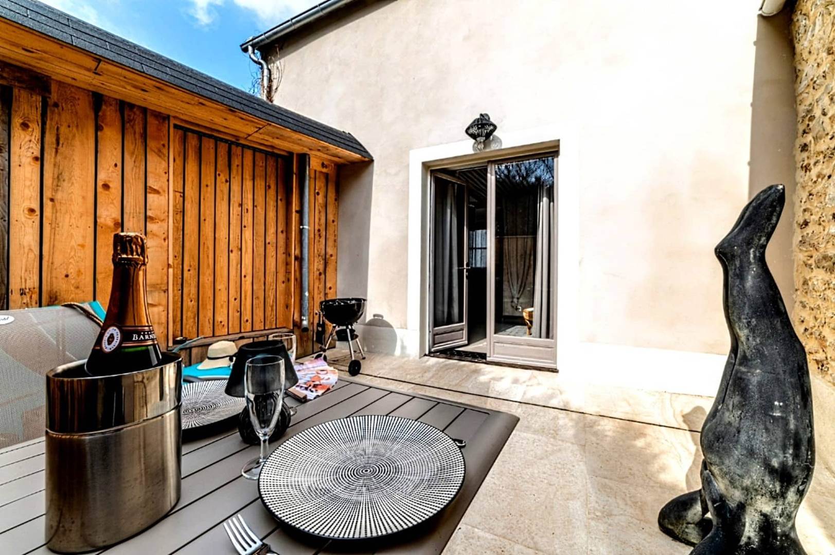 LA PETITE ESCAPADE CHAMBRE AVEC JACUZZI PRIVATIF 77