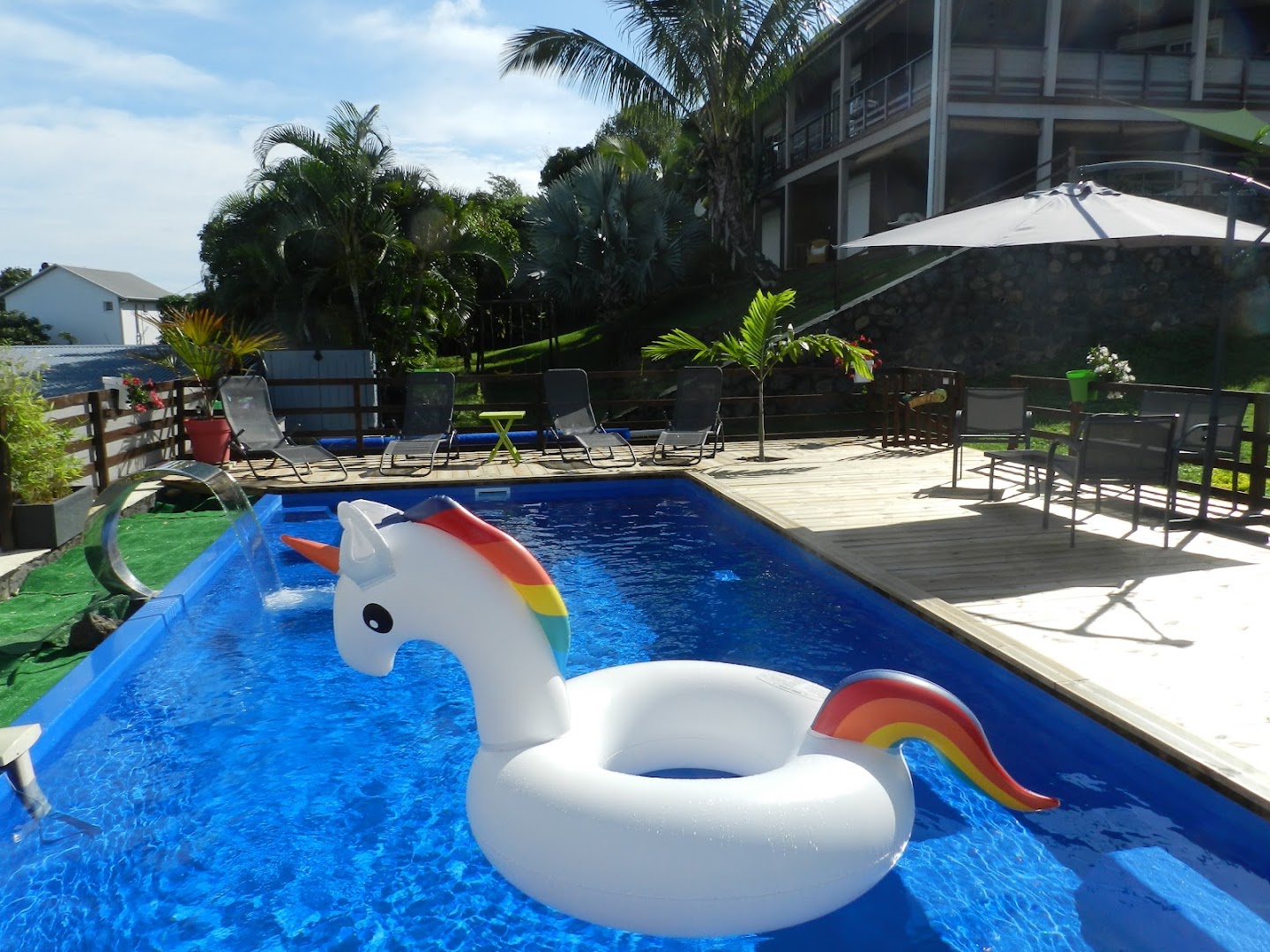 le BUL BUL grand appartement T4 jacuzzis prives et piscine chauffee