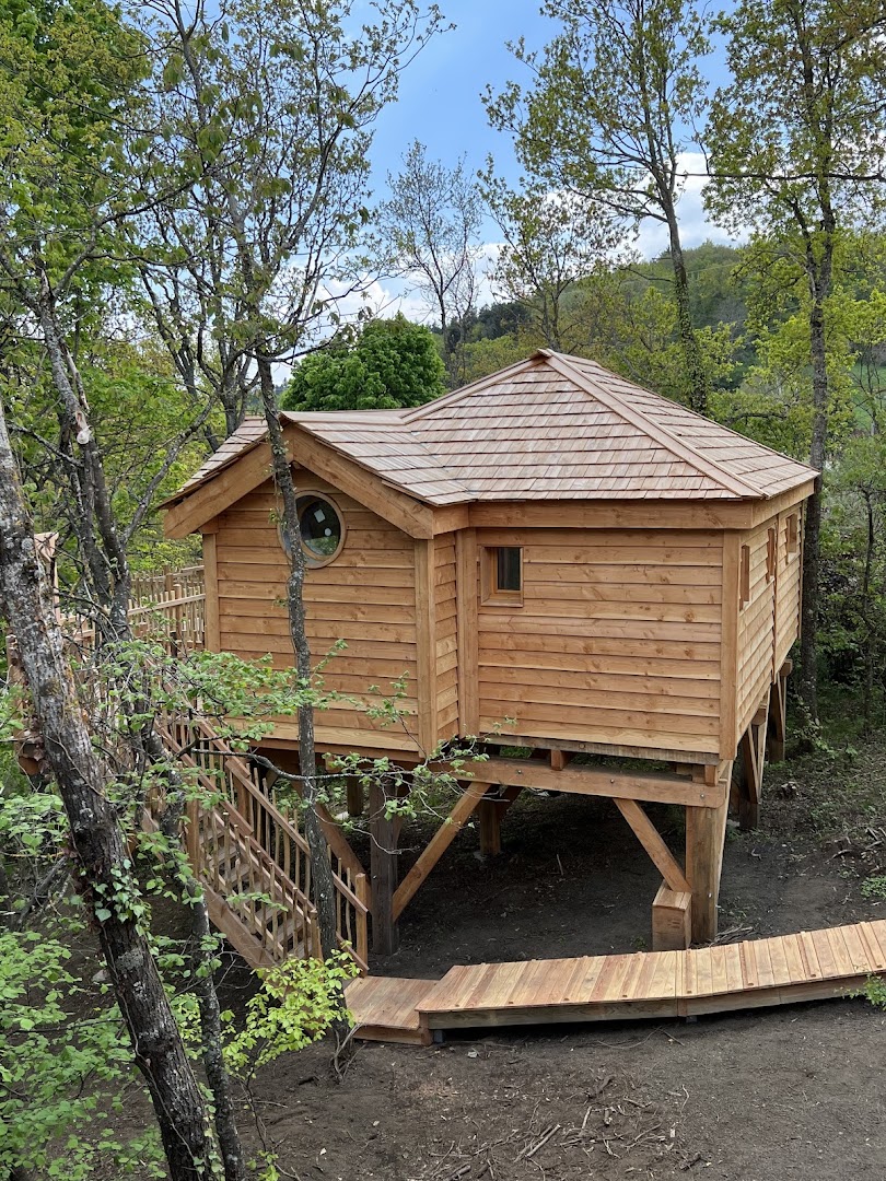 Dome a Bulles - Cabanes & Spa au coeur des volcans d'Auvergne