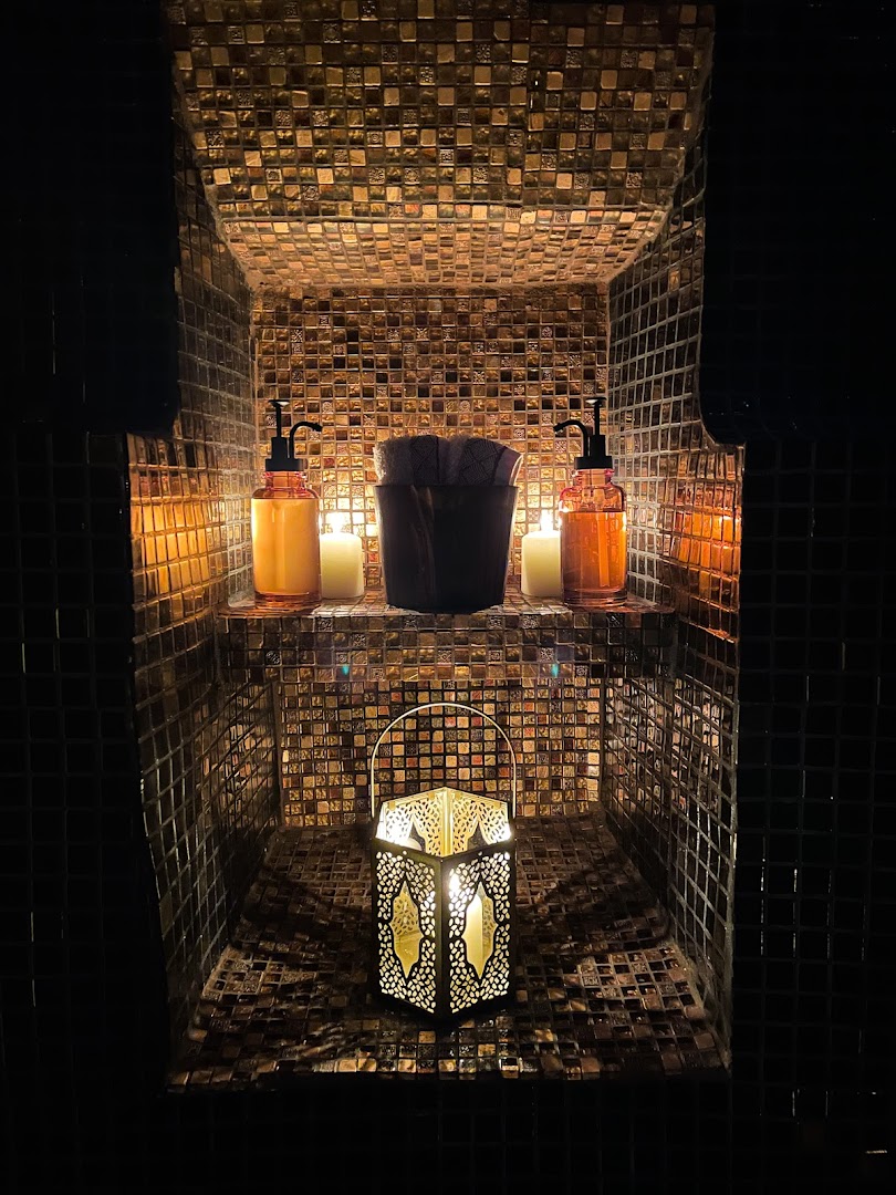 Les bains d'Aphrodite - Love room - Jacuzzi et hammam privatif a Auriol