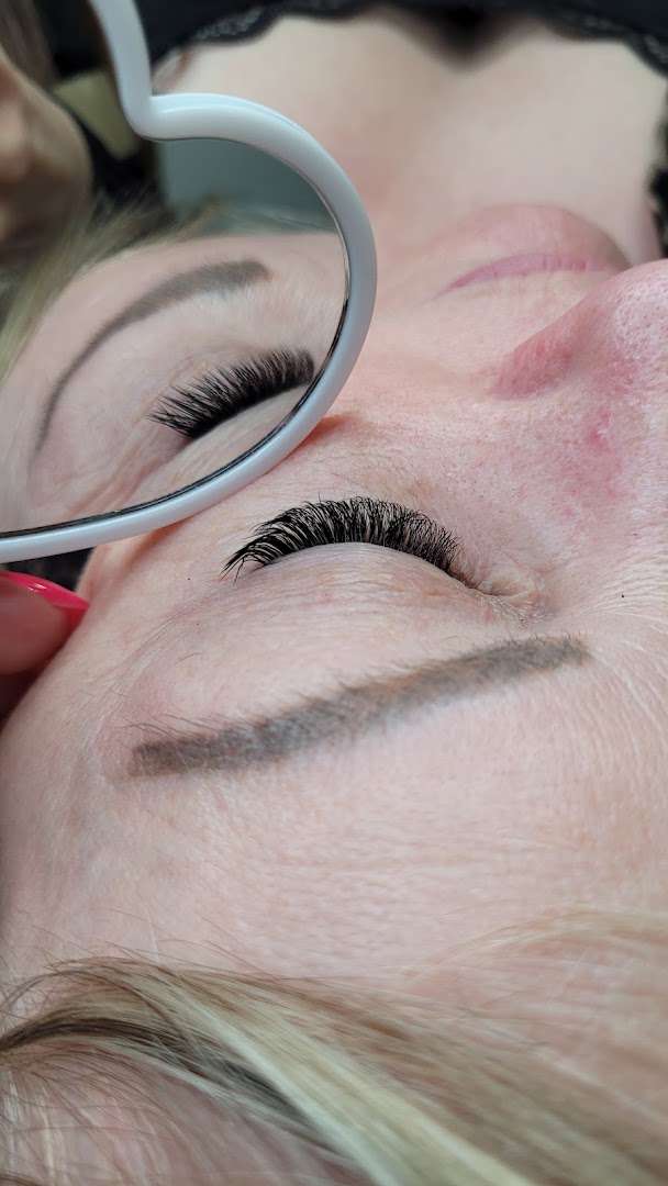 Laura studio beaute - Extensions de cils & Head Spa (78)