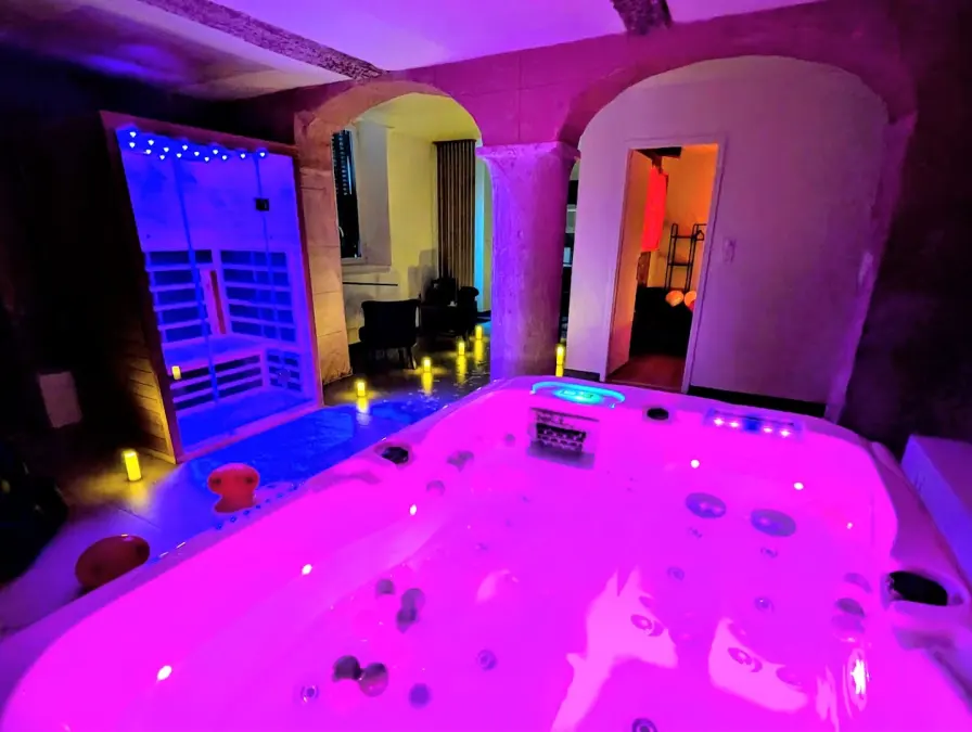 Love Room Valence