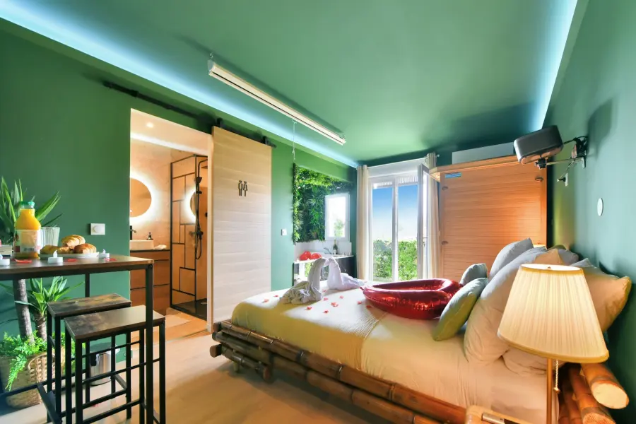 Jungle Room - SPA | Sauna | Jacuzzi | Video-projecteur | Love Room