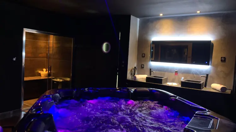 Spalace : Chambres d'hotes luxe avec sauna/jacuzzi, Love Room week-end en amoureux, proche Lille, Nord, Hauts-de-France