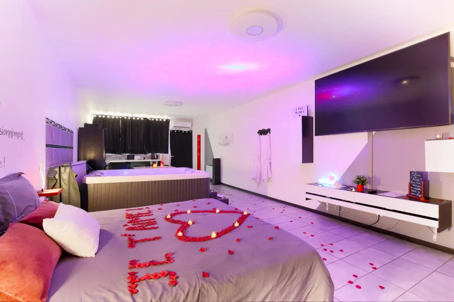 LOVENIGHT - Love room avec spa en Haute-Garonne, sejour romantique, nuit coquine, Love room proche de Toulouse, espace coquin