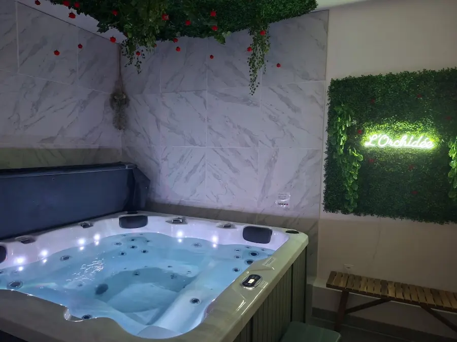 Spa Privatif L'Orchidee 94 (Sauna/Jacuzzi) & Head Spa