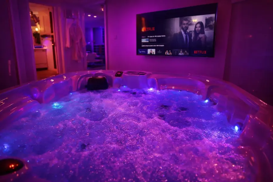 Eaux Spa - Love Room Jacuzzi & Sauna