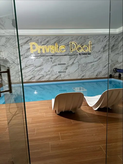Private Spa & Pool