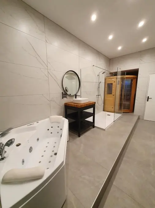 Loft Majestic Sauna & Jacuzzi
