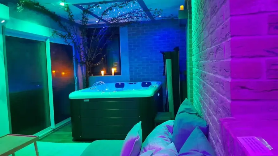 Fraisier, love room Valenciennes - spa privatif