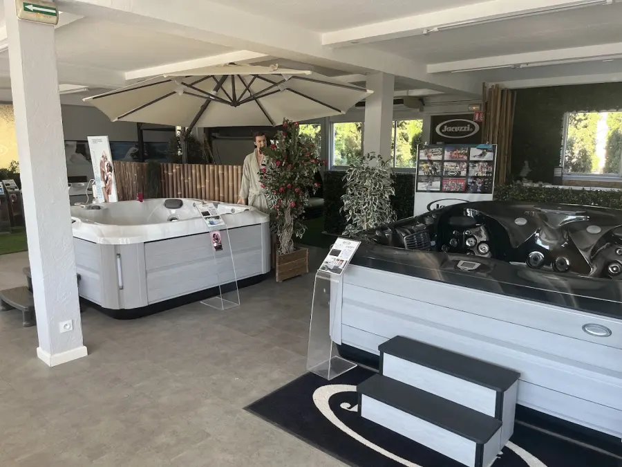 Ideal Piscine et Spa - Jacuzzi(r)