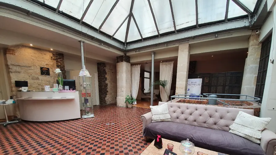 Spa Bulle de Plaisir by Stephanie Phelep
