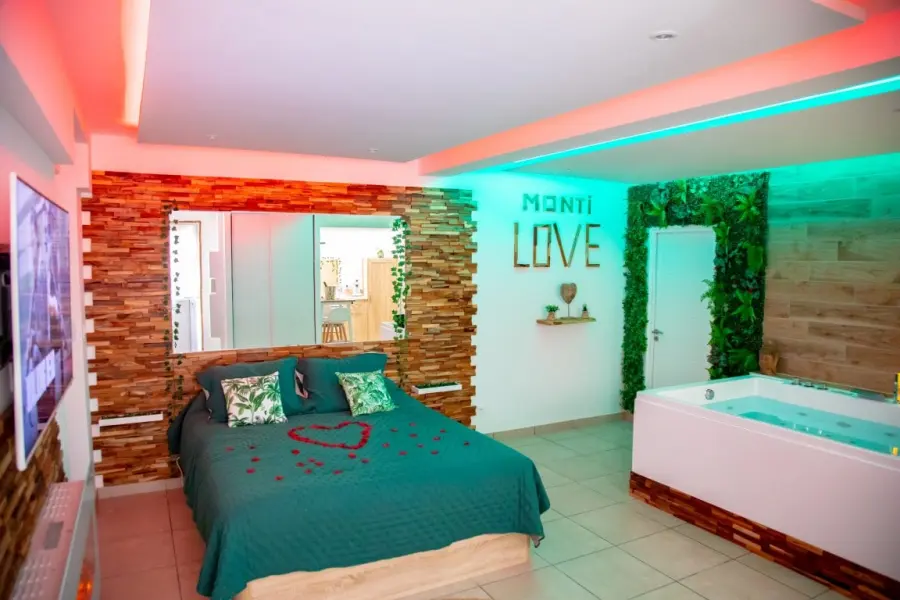 Monti Love: Love Room avec spa et sauna, sejour romantique, Love hotel, proche Etretat et Le Havre, Seine-Maritime, Normandie