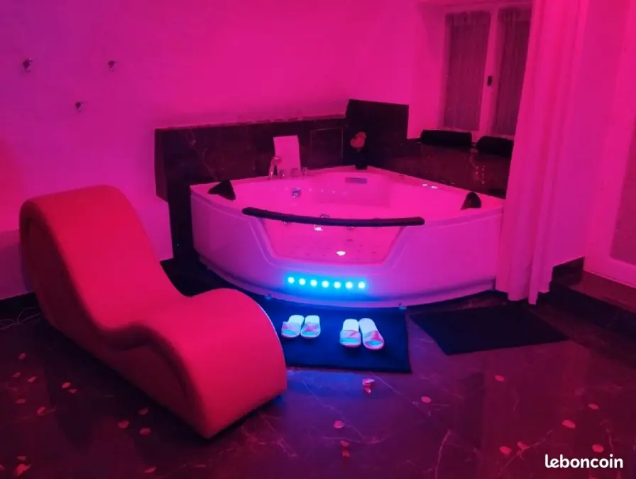 La suite miroir, love room avec jacuzzi