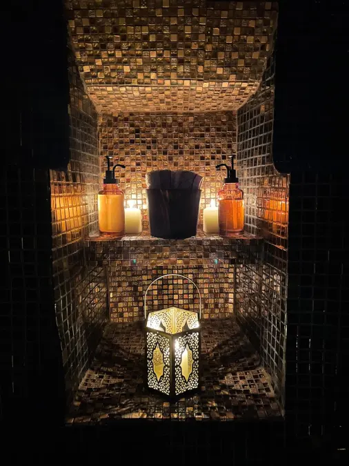 Les bains d'Aphrodite - Love room - Jacuzzi et hammam privatif a Auriol