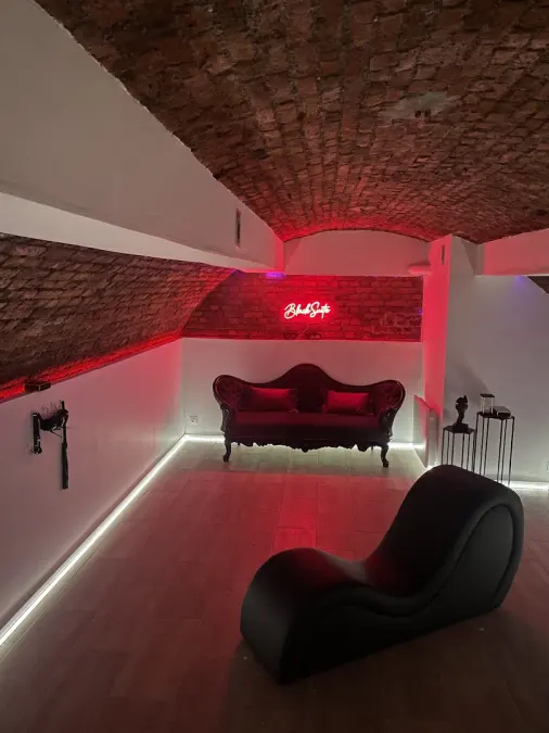 Black Suite - Love Room avec cave secrete
